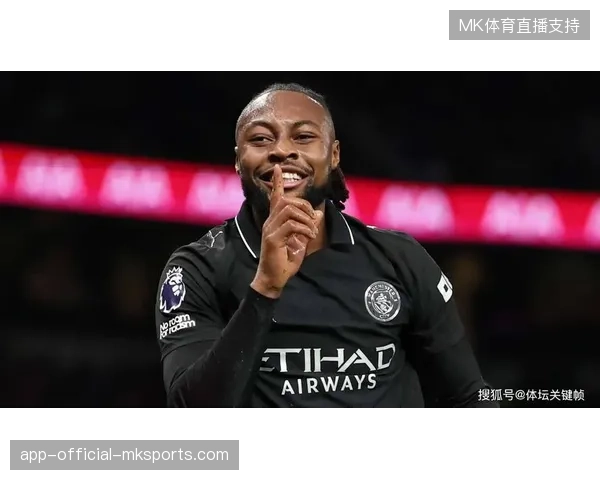 塞梅尼奥冬窗加盟曼城后表现抢眼，整个赛季贡献17球并成功入选最佳阵容